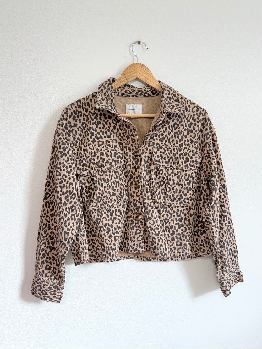 American Eagle Leopard Print Crop Denim Jacket Size Medium Cheetah Pockets